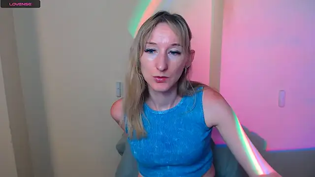 Snapshot of AmandaSell chatting on July 17, 6:53 am AmandaSell online show from July 17, 6:53 am