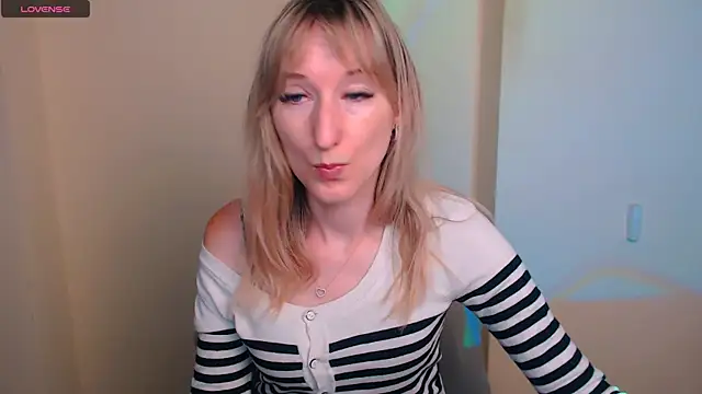 Snapshot of AmandaSell chatting on July 24, 6:55 am AmandaSell online show from July 24, 6:55 am