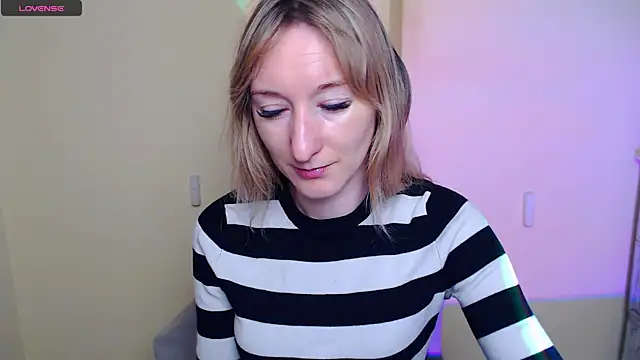 Snapshot of AmandaSell chatting on July 28, 7:04 am AmandaSell online show from July 28, 7:04 am