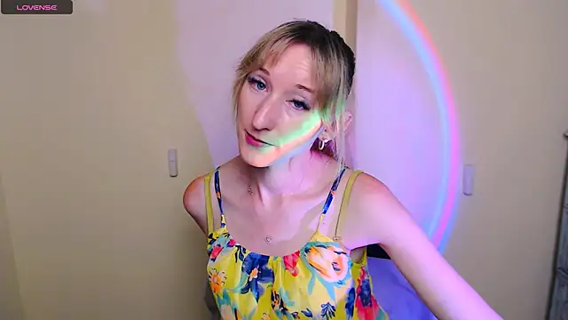 Snapshot of AmandaSell chatting on July 30, 7:29 am AmandaSell online show from July 30, 7:29 am