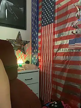 Snapshot of TheDime chatting on June 25, 1:16 am TheDime online show from June 25, 1:16 am