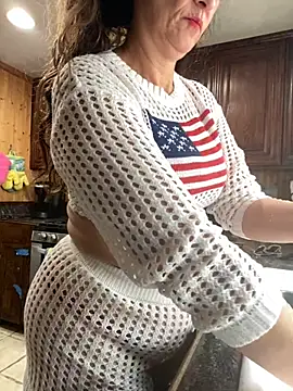 Snapshot of TheDime chatting on July 10, 3:25 pm TheDime online show from July 10, 3:25 pm