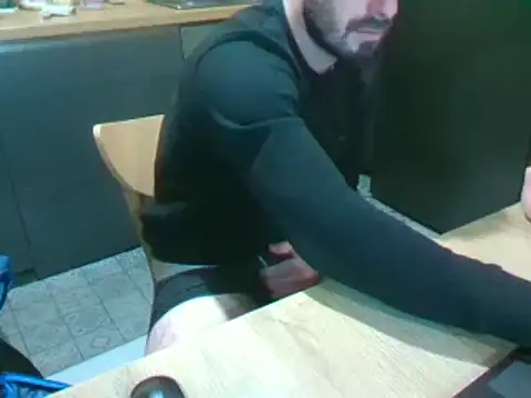 giorgakaci69 online show from December 19, 12:02 am