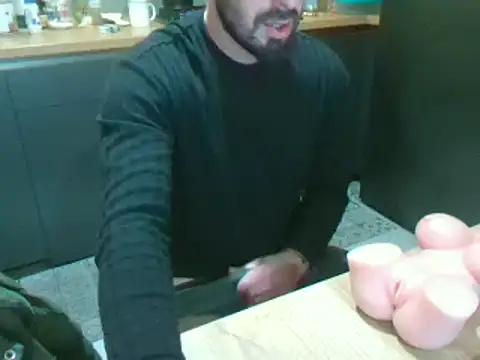 giorgakaci69 online show from December 30, 6:49 pm