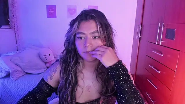 StephaniFox online show from October 28, 1:20 am