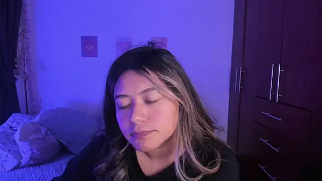 StephaniFox online show from November 2, 2:25 am