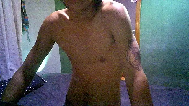 Snapshot of Luchitodiaz6969 chatting on November 2, 8:28 am Luchitodiaz6969 online show from November 2, 8:28 am