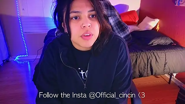 Snapshot of miacanela_xo chatting on February 1, 1:02 am miacanela xo online show from February 1, 1:02 am