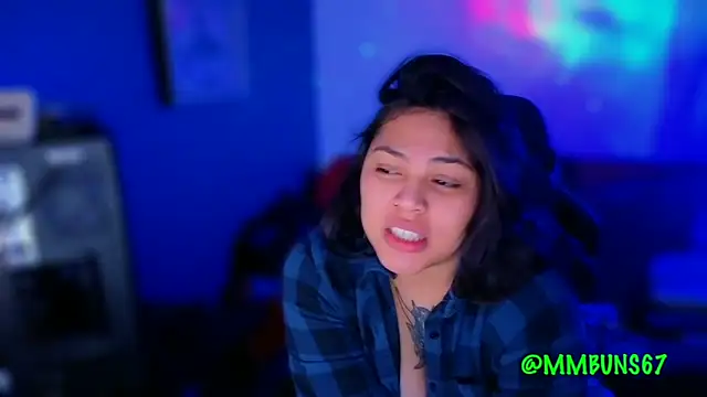 Snapshot of miacanela_xo chatting on October 28, 12:14 am miacanela xo online show from October 28, 12:14 am