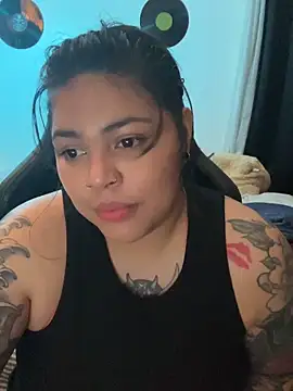 Snapshot of miacanela_xo chatting on May 17, 2:09 am miacanela xo online show from May 17, 2:09 am