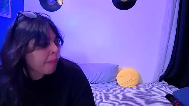 Snapshot of miacanela_xo chatting on May 21, 3:02 am miacanela xo online show from May 21, 3:02 am
