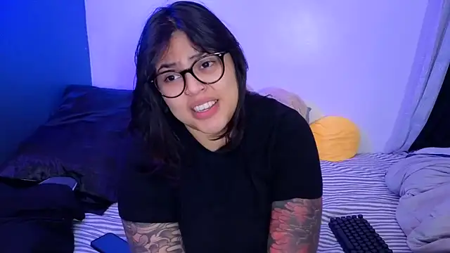Snapshot of miacanela_xo chatting on May 23, 2:50 am miacanela xo online show from May 23, 2:50 am