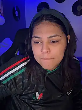 Snapshot of miacanela_xo chatting on July 29, 2:32 am miacanela xo online show from July 29, 2:32 am