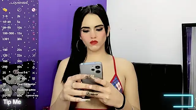 Snapshot of valentina_princess_ chatting on October 31, 9:21 am valentina princess online show from October 31, 9:21 am