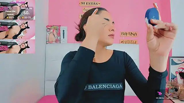 Snapshot of valentina_princess_ chatting on May 15, 4:41 am valentina princess online show from May 15, 4:41 am