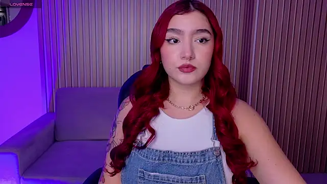 Snapshot of ViolettCastel chatting on January 12, 6:46 pm ViolettCastel online show from January 12, 6:46 pm