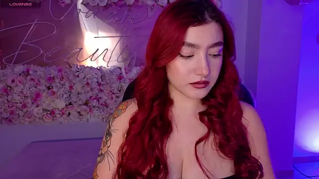 Snapshot of ViolettCastel chatting on February 6, 7:50 pm ViolettCastel online show from February 6, 7:50 pm