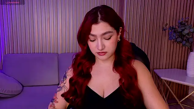 Snapshot of ViolettCastel chatting on February 19, 7:21 pm ViolettCastel online show from February 19, 7:21 pm