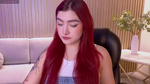 Snapshot of ViolettCastel chatting on February 24, 7:34 pm ViolettCastel online show from February 24, 7:34 pm