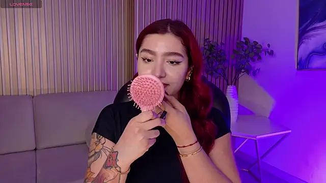 Snapshot of ViolettCastel chatting on February 27, 7:58 pm ViolettCastel online show from February 27, 7:58 pm