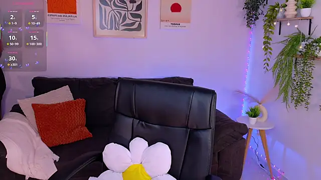 ViolettCastel online show from April 30, 8:57 pm
