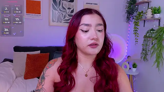 Snapshot of ViolettCastel chatting on June 7, 6:11 pm ViolettCastel online show from June 7, 6:11 pm