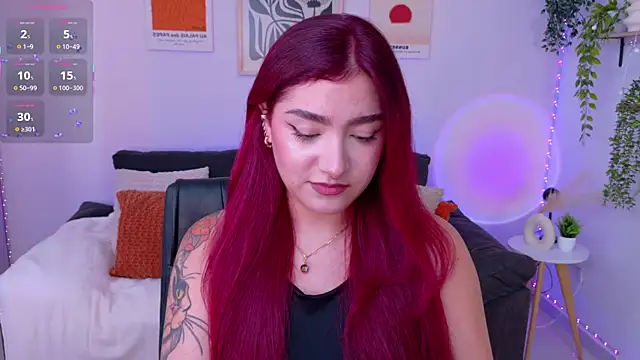 Snapshot of ViolettCastel chatting on June 17, 8:21 pm ViolettCastel online show from June 17, 8:21 pm