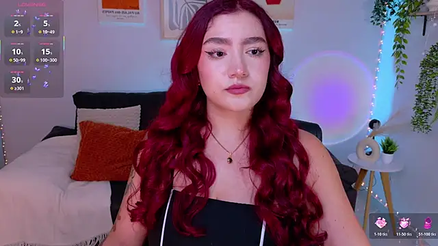 Snapshot of ViolettCastel chatting on June 20, 12:25 am ViolettCastel online show from June 20, 12:25 am