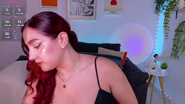 Snapshot of ViolettCastel chatting on June 26, 12:26 am ViolettCastel online show from June 26, 12:26 am