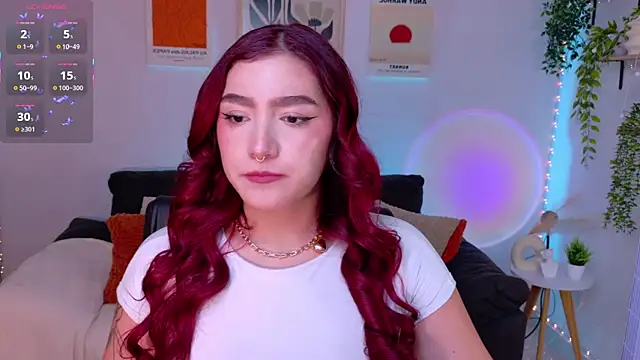 Snapshot of ViolettCastel chatting on July 4, 12:17 am ViolettCastel online show from July 4, 12:17 am