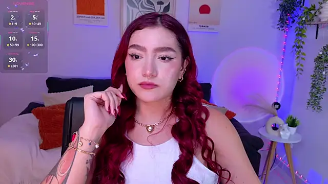Snapshot of ViolettCastel chatting on July 7, 12:02 am ViolettCastel online show from July 7, 12:02 am