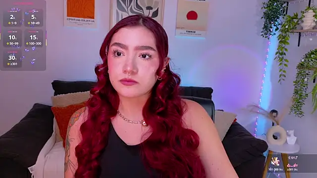 Snapshot of ViolettCastel chatting on July 15, 12:05 am ViolettCastel online show from July 15, 12:05 am