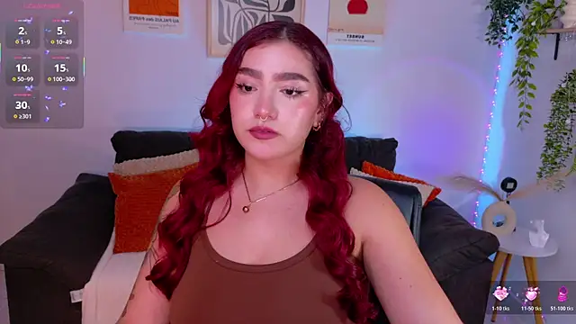 Snapshot of ViolettCastel chatting on July 23, 12:35 am ViolettCastel online show from July 23, 12:35 am