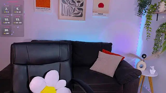 Snapshot of ViolettCastel chatting on July 24, 12:30 am ViolettCastel online show from July 24, 12:30 am