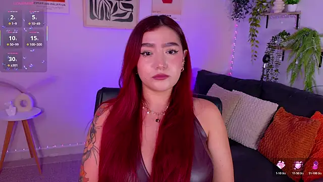 Snapshot of ViolettCastel chatting on July 31, 11:15 pm ViolettCastel online show from July 31, 11:15 pm