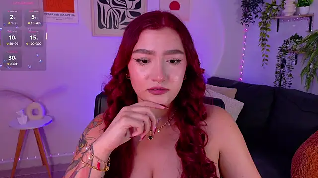 Snapshot of ViolettCastel chatting on August 5, 12:24 am ViolettCastel online show from August 5, 12:24 am