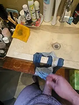 Snapshot of dominemoi4 chatting on October 21, 9:21 am dominemoi4 online show from October 21, 9:21 am