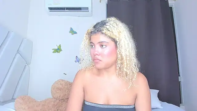 sofiacastillo01 online show from February 23, 12:52 am