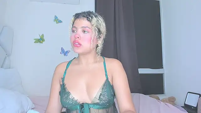 sofiacastillo01 online show from April 29, 11:11 pm