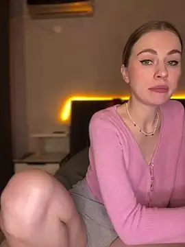 Snapshot of LoveGameSexx chatting on December 28, 4:20 pm LoveGameSexx online show from December 28, 4:20 pm