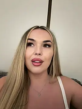 Snapshot of EvaSunderland chatting on August 6, 9:39 pm EvaSunderland online show from August 6, 9:39 pm