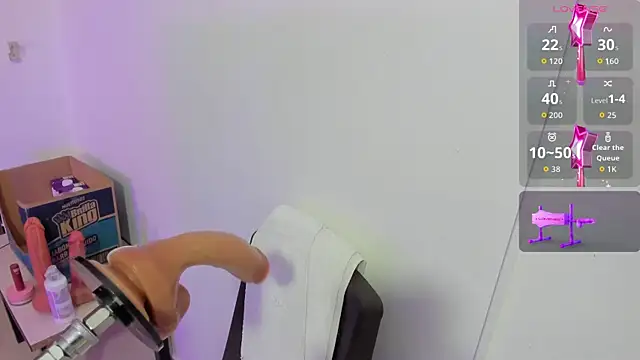 lola clit online show from November 7, 12:05 pm