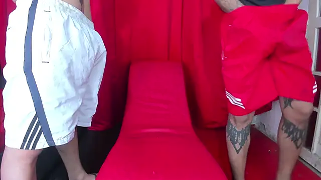 Snapshot of Extreme_Team8 chatting on January 9, 5:44 am Extreme Team8 online show from January 9, 5:44 am