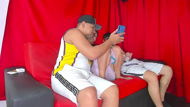 Snapshot of Extreme_Team8 chatting on January 10, 4:22 am Extreme Team8 online show from January 10, 4:22 am