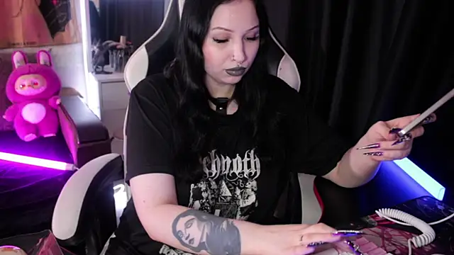 Snapshot of Kitty_goth chatting on August 3, 8:56 pm Kitty goth online show from August 3, 8:56 pm