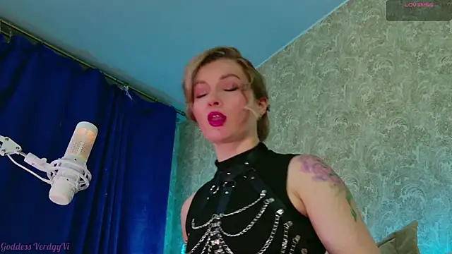 Snapshot of VerdgyMiller chatting on November 30, 7:23 am VerdgyMiller online show from November 30, 7:23 am