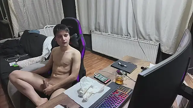 Snapshot of istebenboylebiradamim chatting on December 11, 5:15 pm istebenboylebiradamim online show from December 11, 5:15 pm