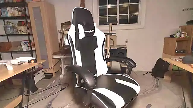 MagnusCockus online show from March 1, 3:10 am