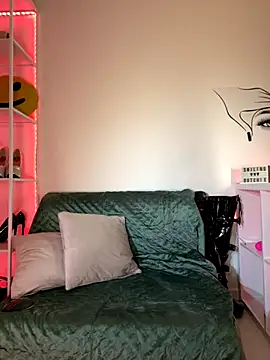 Snapshot of SmilingDutchie chatting on December 5, 6:33 pm SmilingDutchie online show from December 5, 6:33 pm