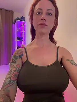 Snapshot of SmilingDutchie chatting on March 22, 6:36 pm SmilingDutchie online show from March 22, 6:36 pm